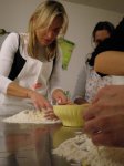la scuola di cucina dei cuochivolanti: chef nadia alle prese con la pasta
